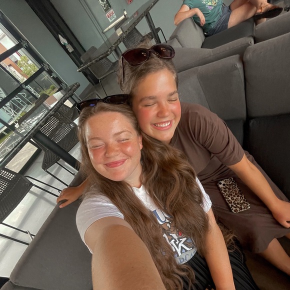 meet your posher✩☽✌︎︎➯ - Picture 3 of 8